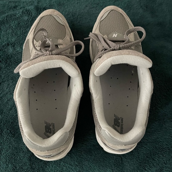 Size 11 new balance 2002r - Picture 3 of 7